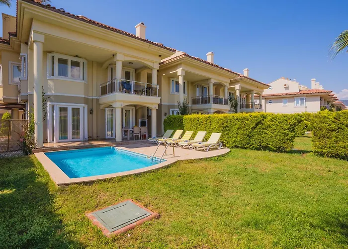 Sunset Club Aqualettings Pearl 7 Villa